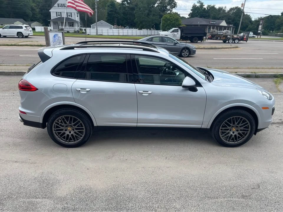 2017 Porsche 958 Cayenne - Image 10 of 17