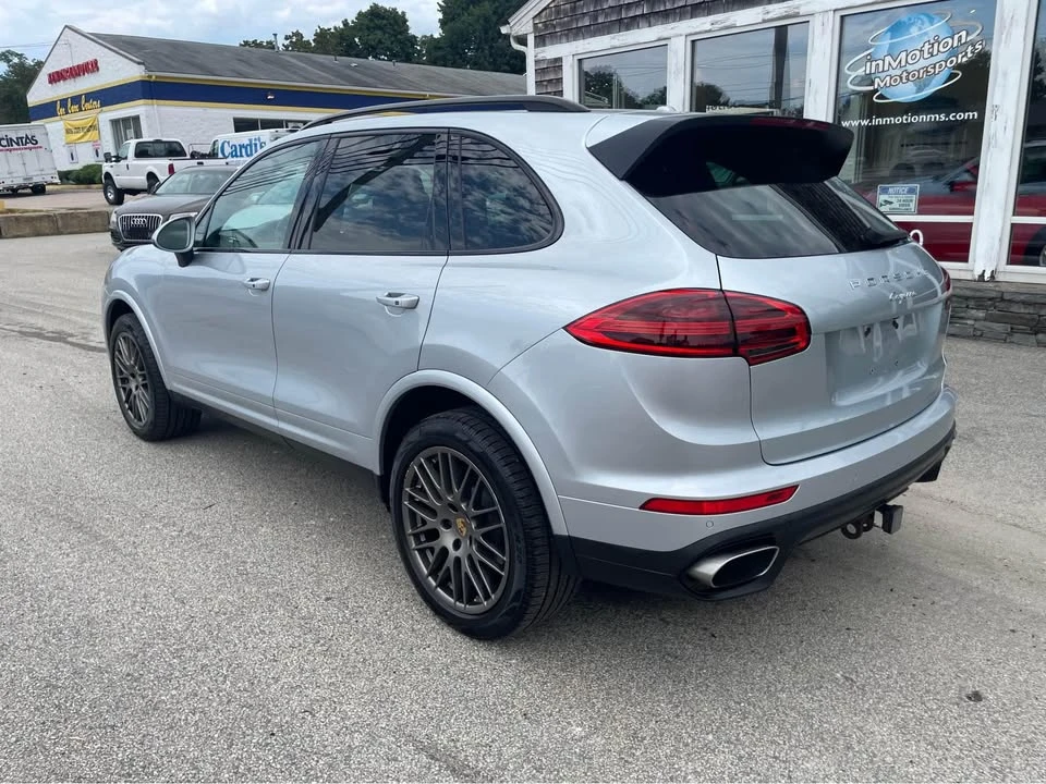 2017 Porsche 958 Cayenne - Image 6 of 17