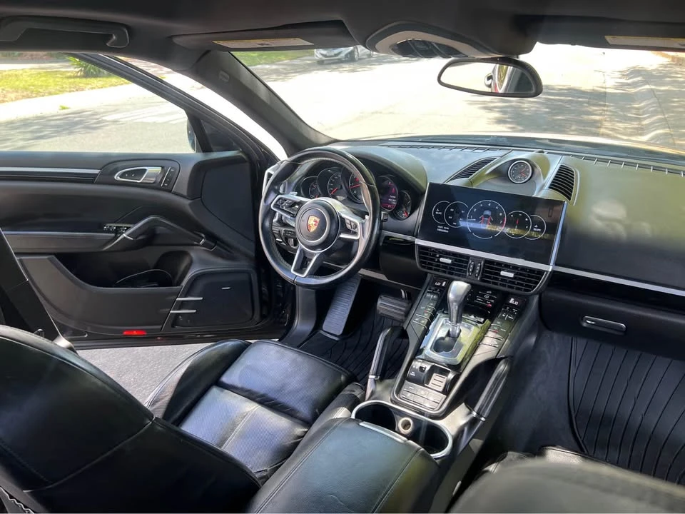 2017 Porsche 958 Cayenne - Image 11 of 12