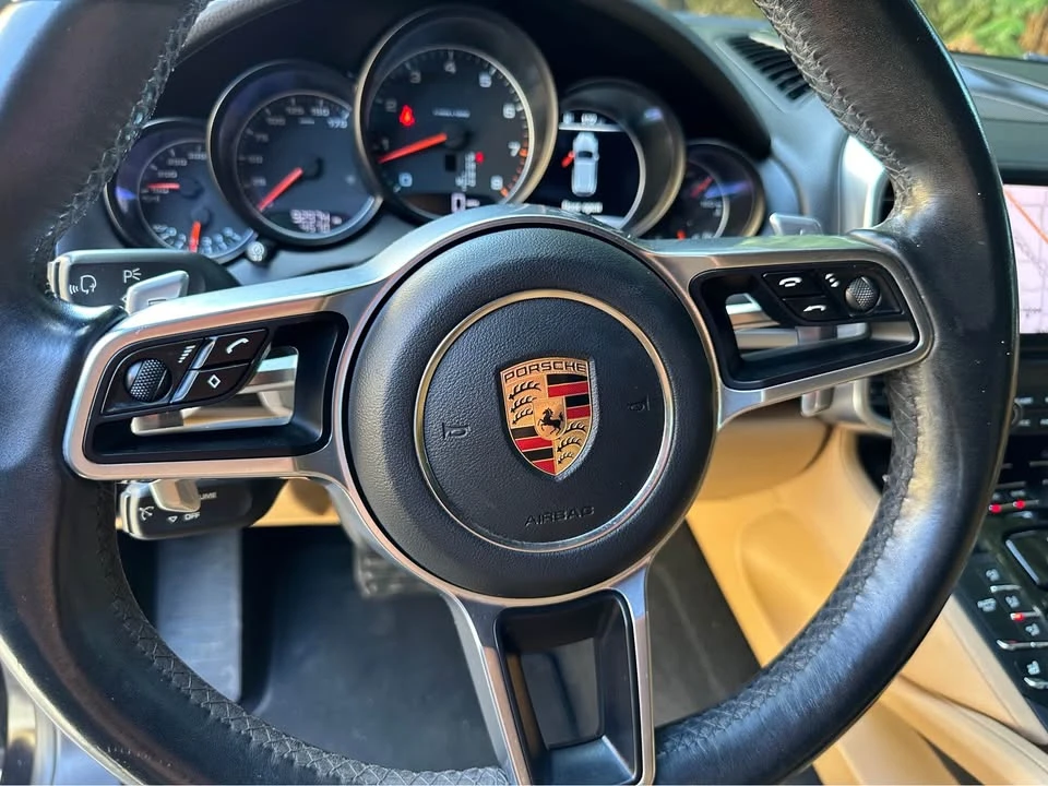 2017 Porsche 958 Cayenne - Image 12 of 19