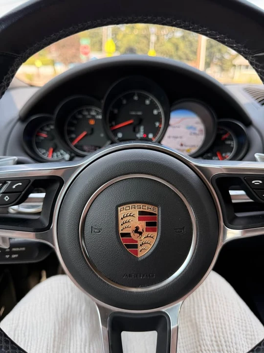 2017 Porsche 958 Cayenne - Image 9 of 15