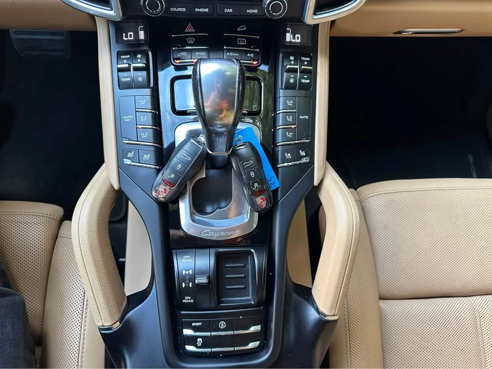 2017 Porsche 958 Cayenne - Image 15 of 19