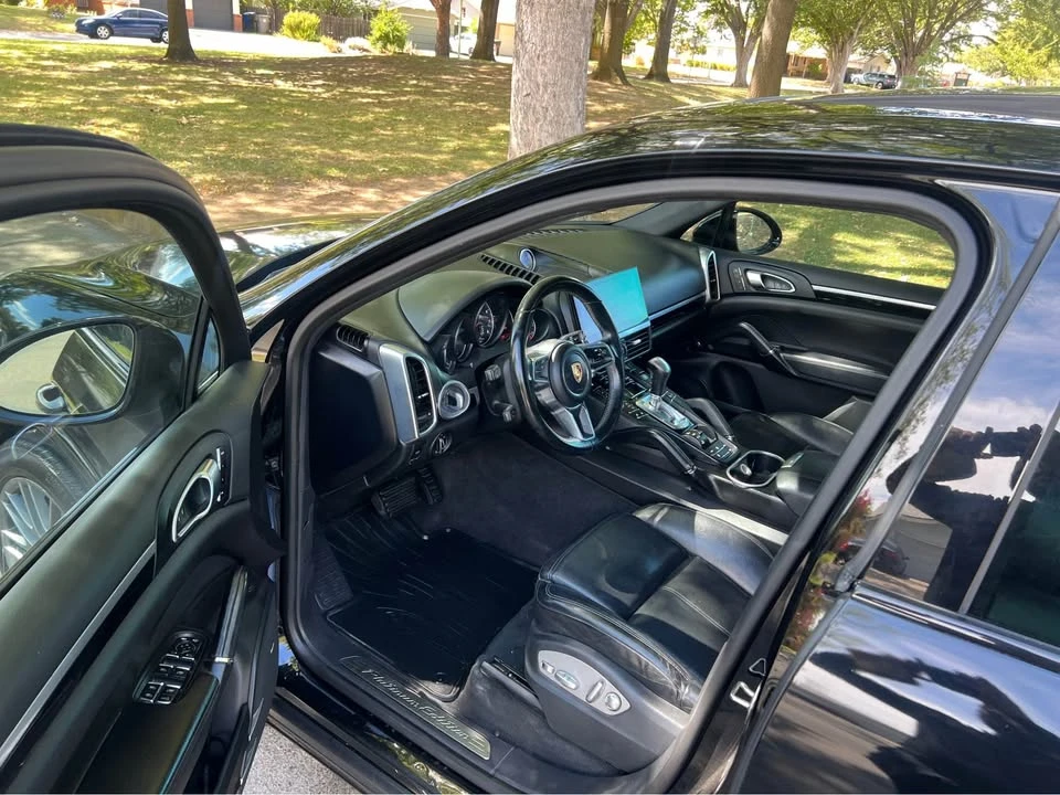 2017 Porsche 958 Cayenne - Image 8 of 12