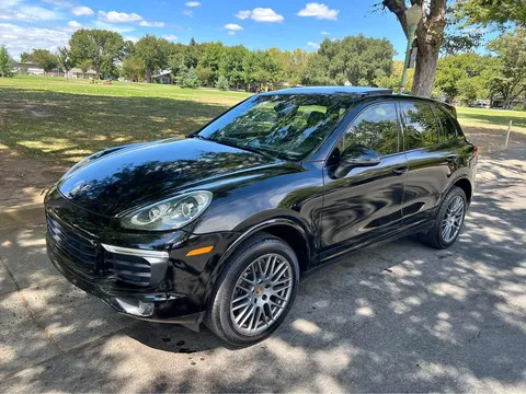 2017 Porsche Cayenne Platinum Edition