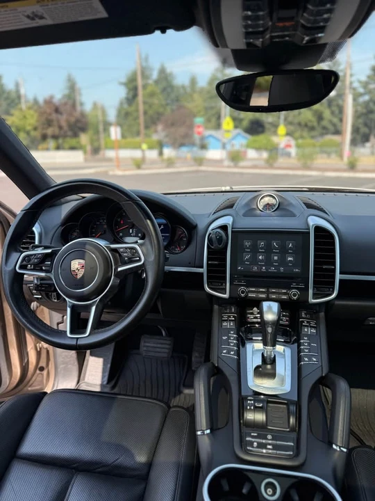 2017 Porsche 958 Cayenne - Image 8 of 15