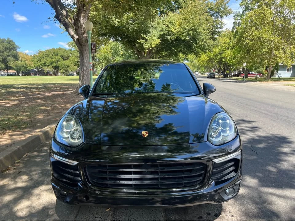 2017 Porsche 958 Cayenne - Image 2 of 12