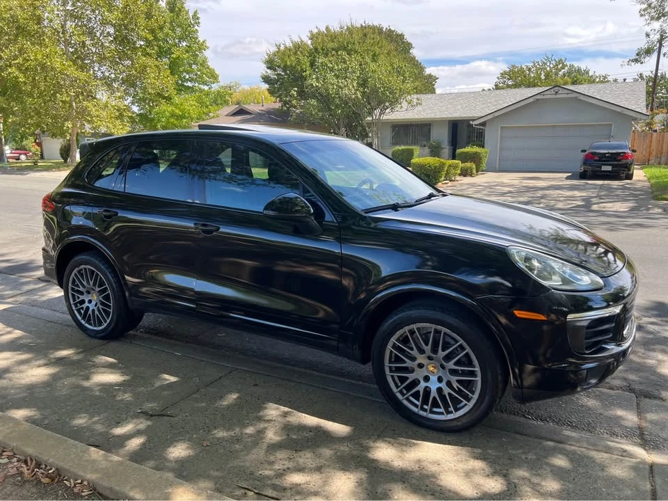 2017 Porsche 958 Cayenne - Image 4 of 12