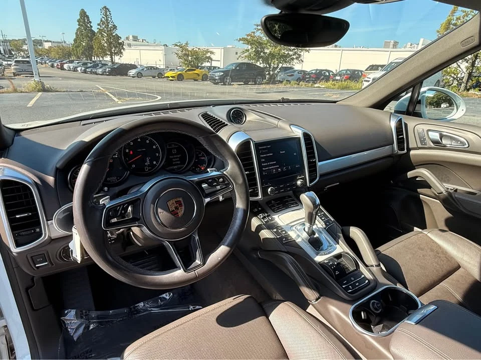 2017 Porsche 958 Cayenne - Image 4 of 6