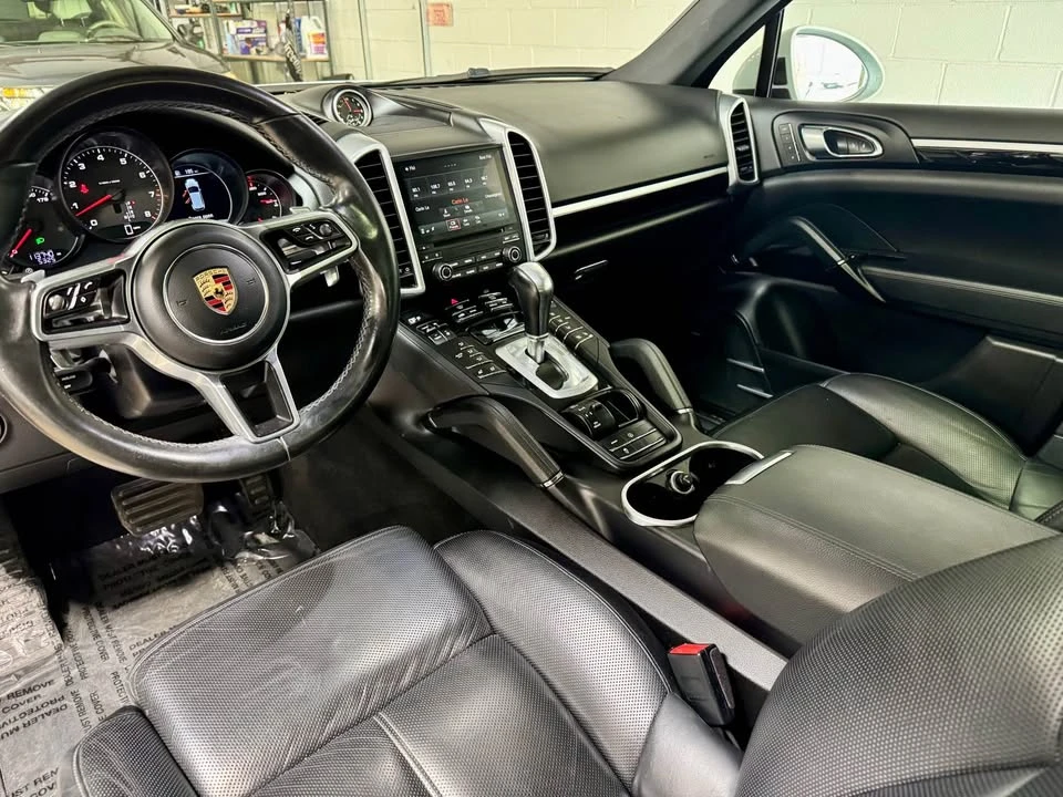 2017 Porsche 958 Cayenne - Image 14 of 20
