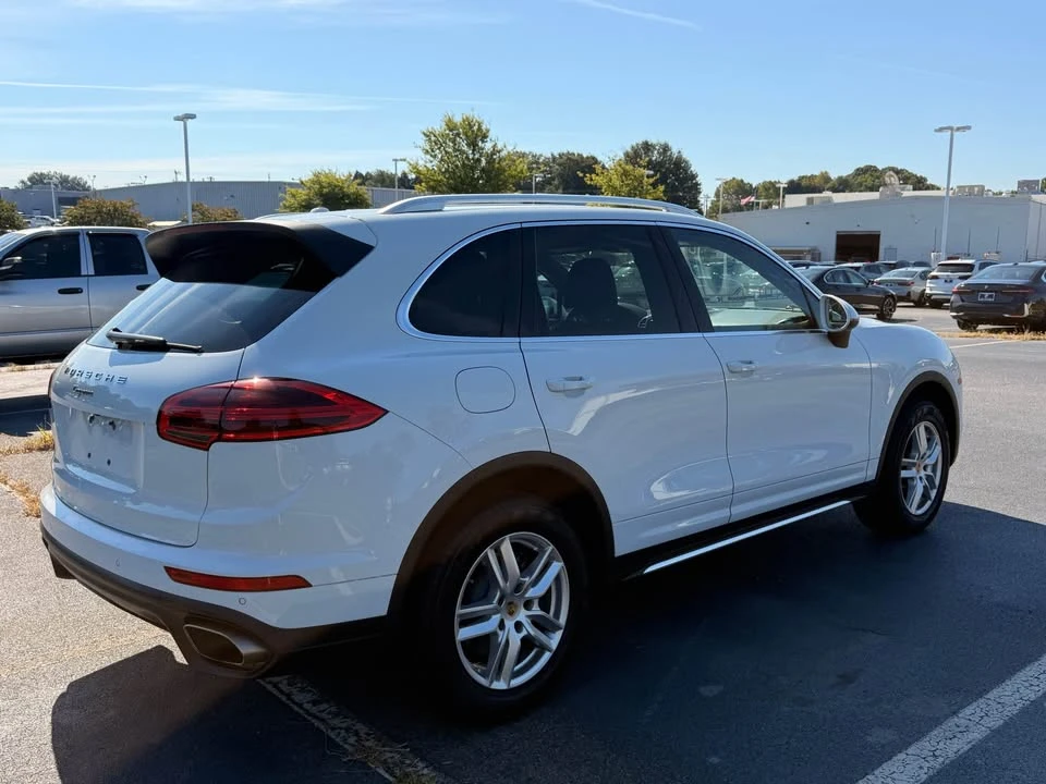 2017 Porsche 958 Cayenne - Image 2 of 6