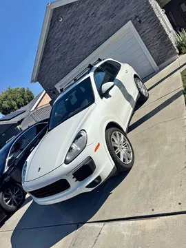 2017 Porsche Cayenne Platinum Edition