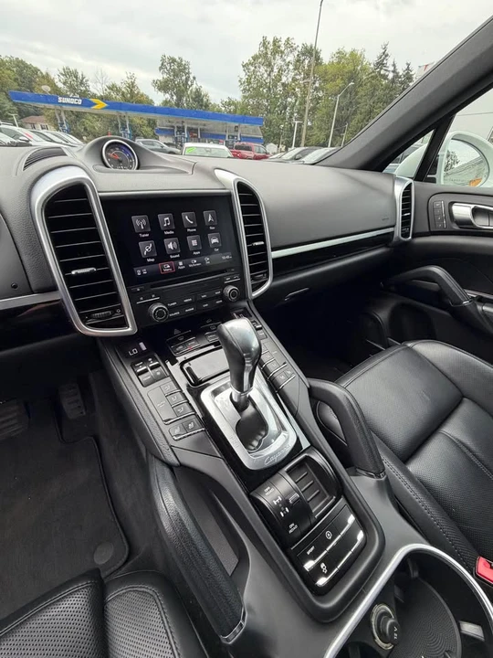 2017 Porsche 958 Cayenne - Image 12 of 12