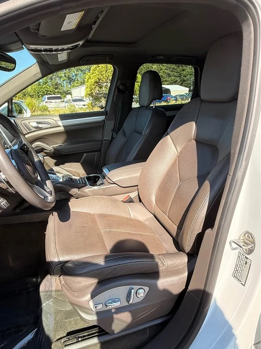 2017 Porsche 958 Cayenne - Image 5 of 6