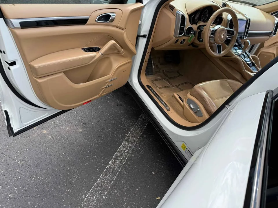 2017 Porsche 958 Cayenne - Image 12 of 20