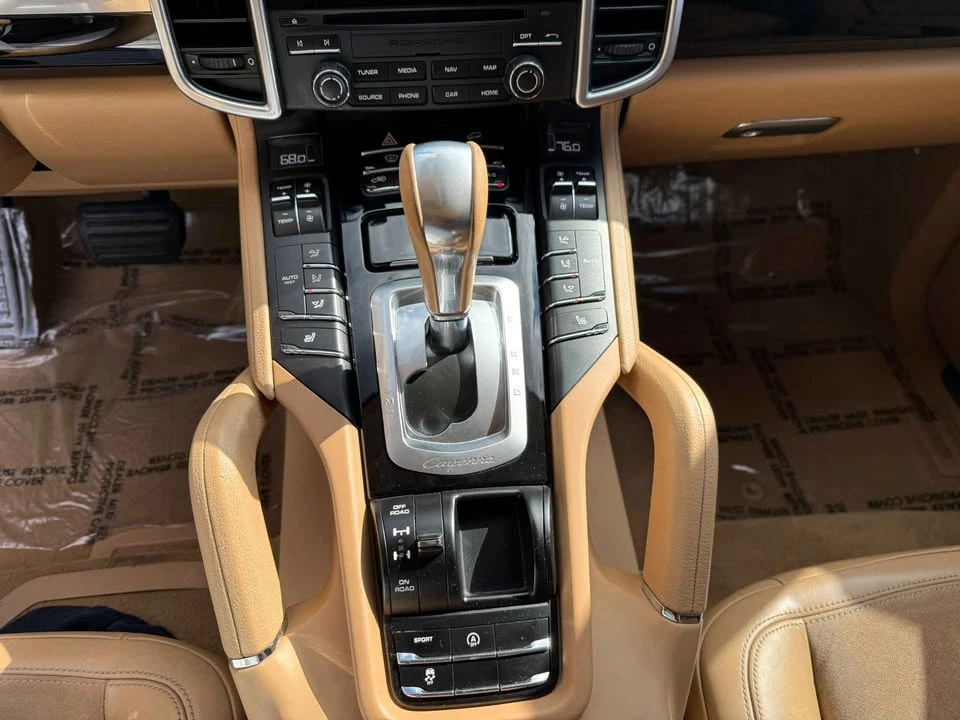 2017 Porsche 958 Cayenne - Image 9 of 20