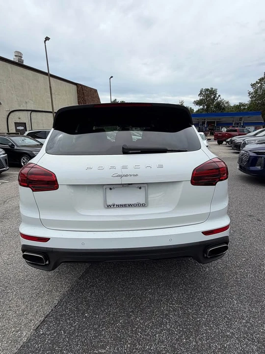 2017 Porsche 958 Cayenne - Image 4 of 12