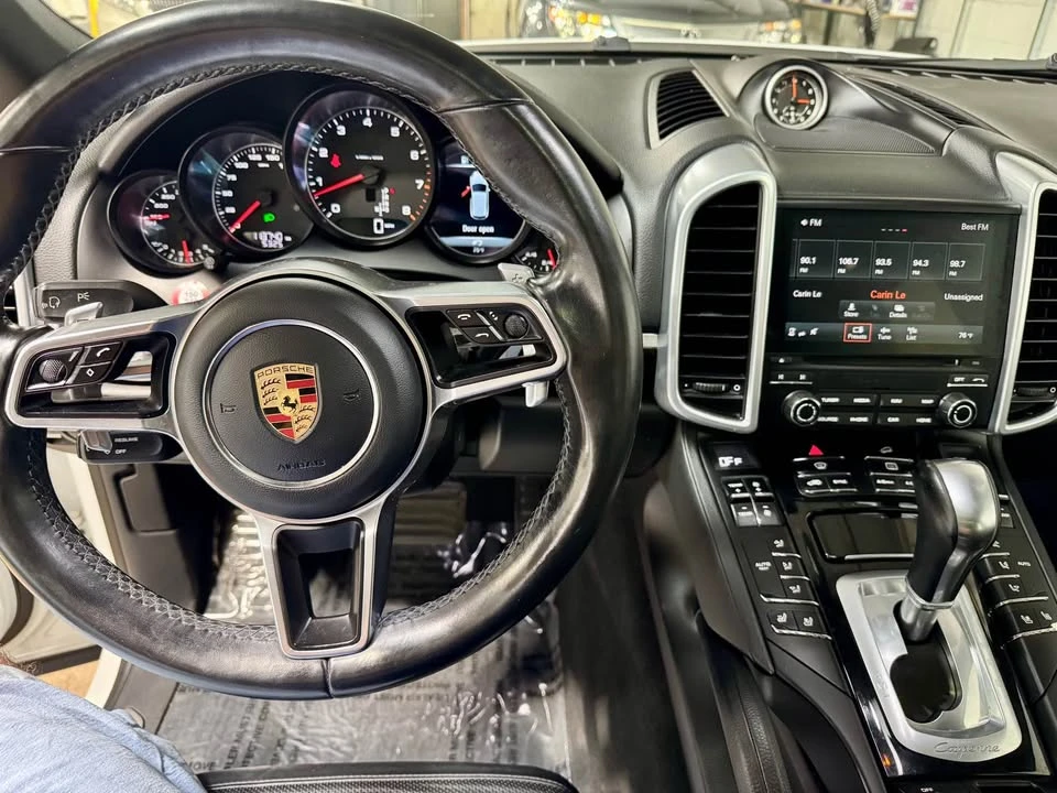 2017 Porsche 958 Cayenne - Image 16 of 20