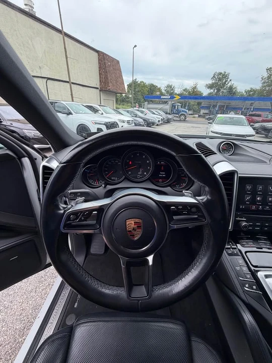 2017 Porsche 958 Cayenne - Image 8 of 12