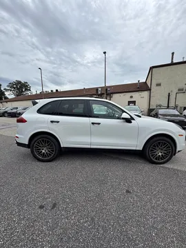 2017 Porsche Cayenne Platinum Edition