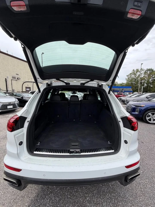 2017 Porsche 958 Cayenne - Image 5 of 12
