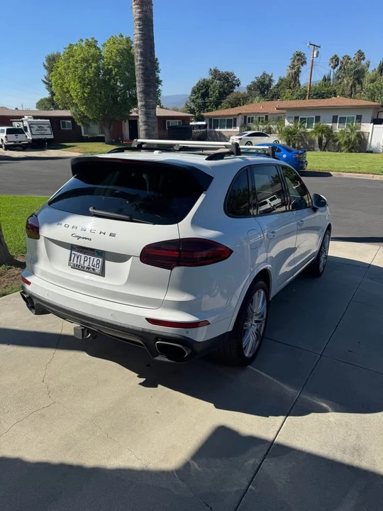 2017 Porsche 958 Cayenne - Image 4 of 12