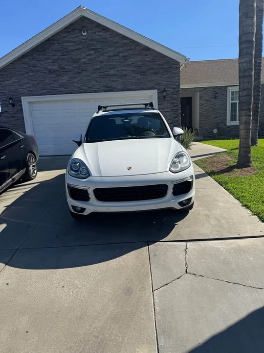 2017 Porsche 958 Cayenne - Image 2 of 12