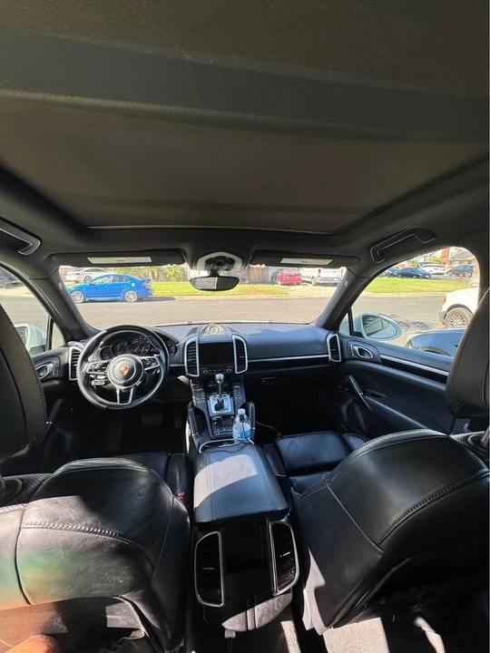 2017 Porsche 958 Cayenne - Image 9 of 12