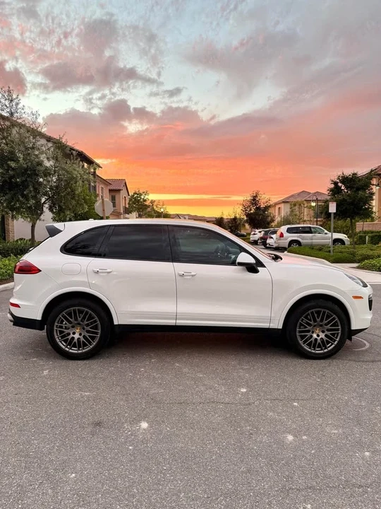 2017 Porsche 958 Cayenne S - Image 7 of 20