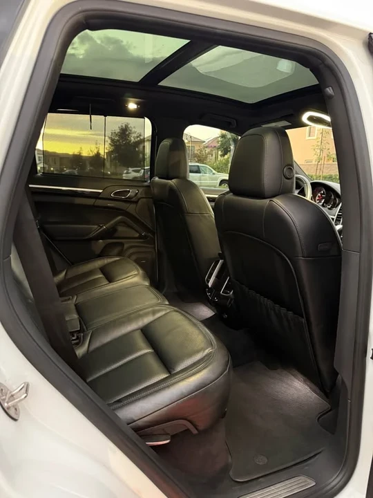 2017 Porsche 958 Cayenne S - Image 15 of 20