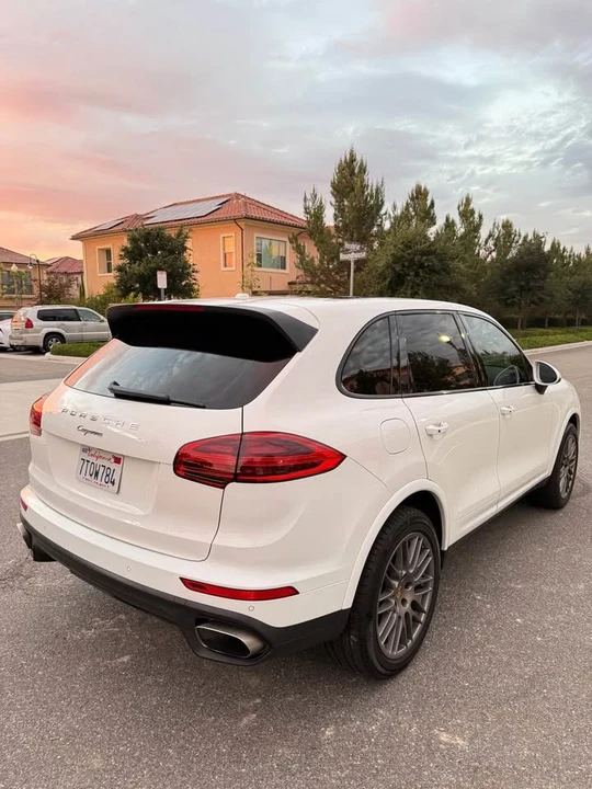 2017 Porsche 958 Cayenne S - Image 6 of 20