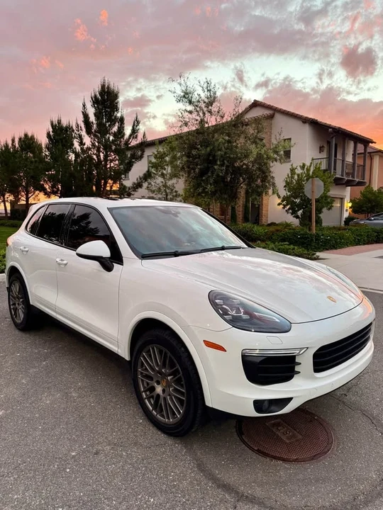 2017 Porsche 958 Cayenne S - Image 8 of 20