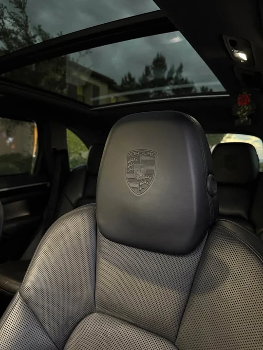 2017 Porsche 958 Cayenne S - Image 13 of 20