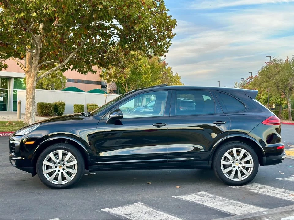 2017 Porsche 958 Cayenne - Image 3 of 18