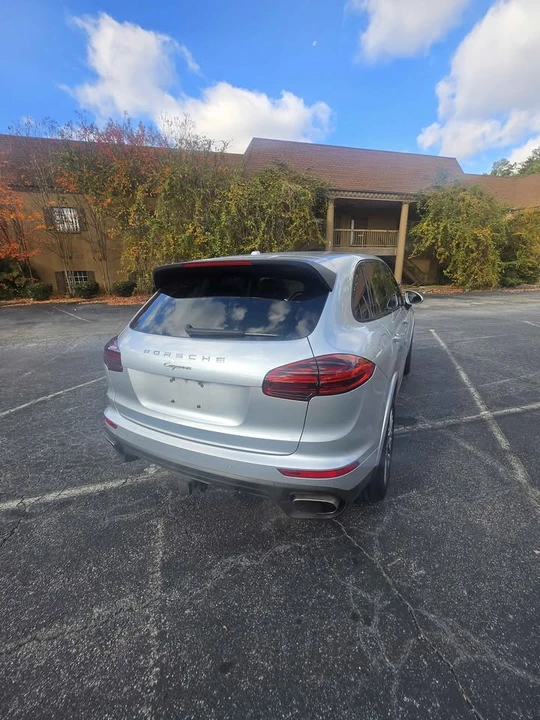 2017 Porsche 958 Cayenne - Image 9 of 17