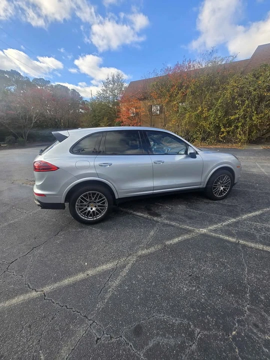 2017 Porsche 958 Cayenne - Image 10 of 17