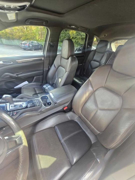 2017 Porsche 958 Cayenne - Image 13 of 17
