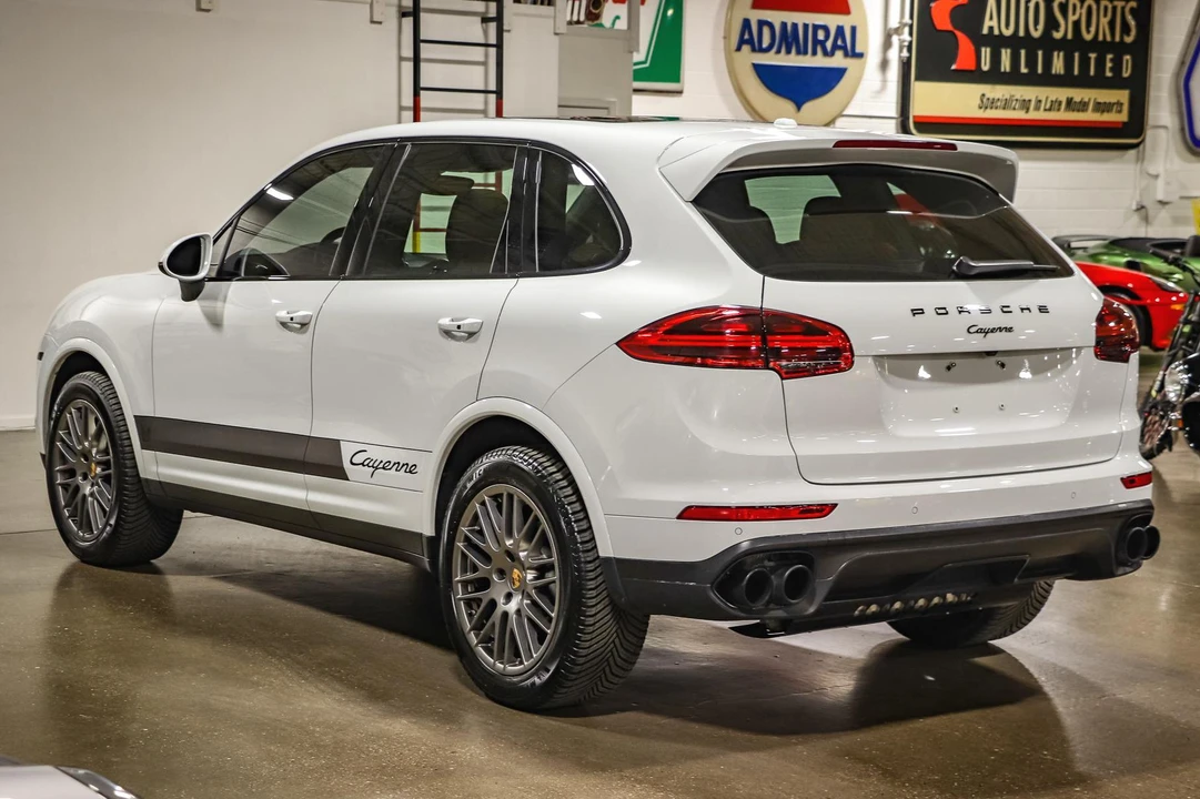 2017 Porsche 958 Cayenne - Image 4 of 30