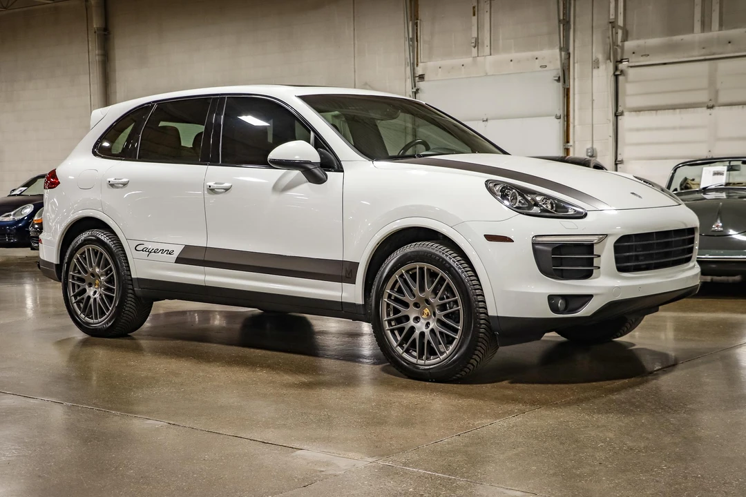 2017 Porsche 958 Cayenne - Image 16 of 30