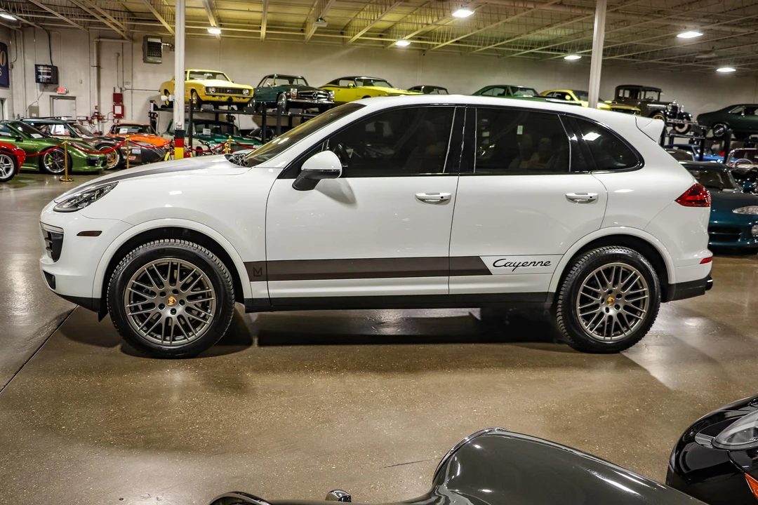 2017 Porsche 958 Cayenne - Image 8 of 30
