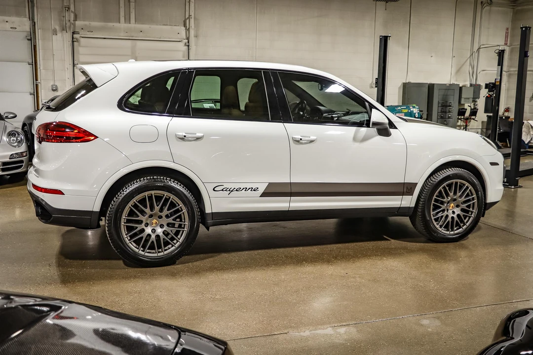 2017 Porsche 958 Cayenne - Image 14 of 30