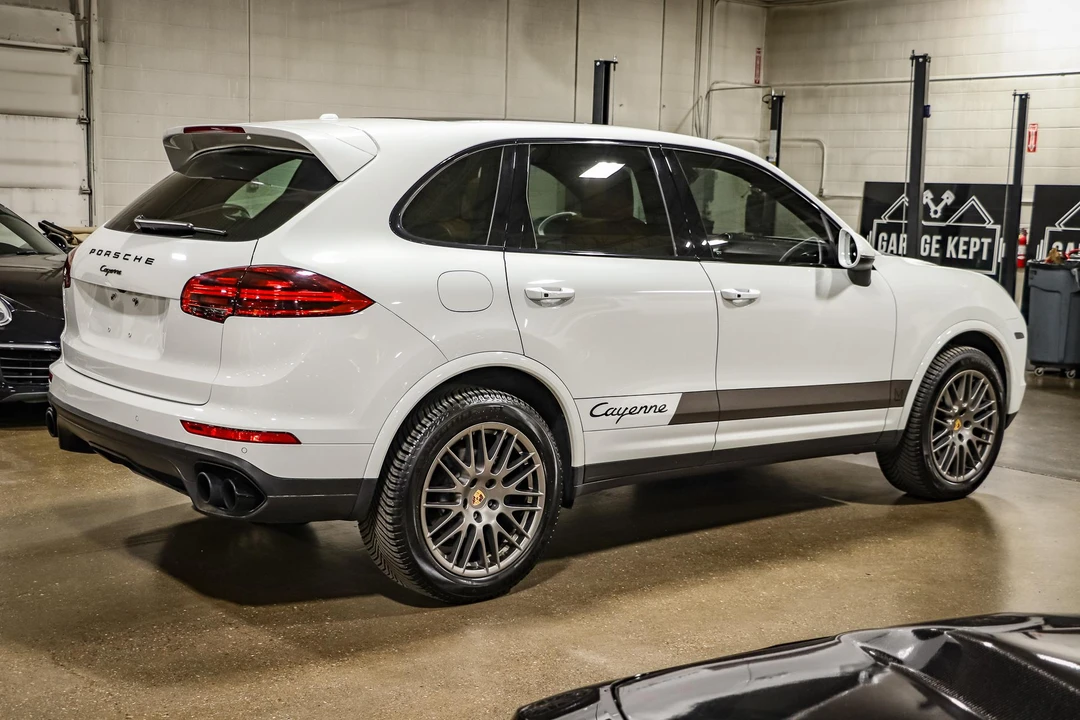 2017 Porsche 958 Cayenne - Image 13 of 30