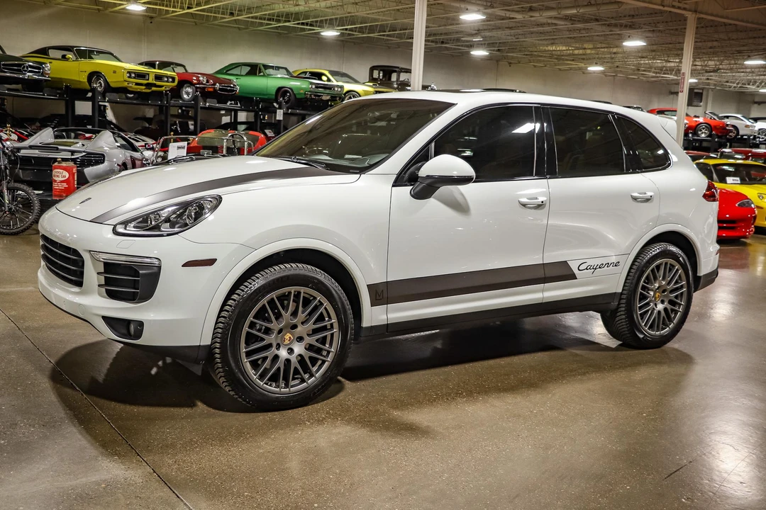 2017 Porsche 958 Cayenne - Image 7 of 30