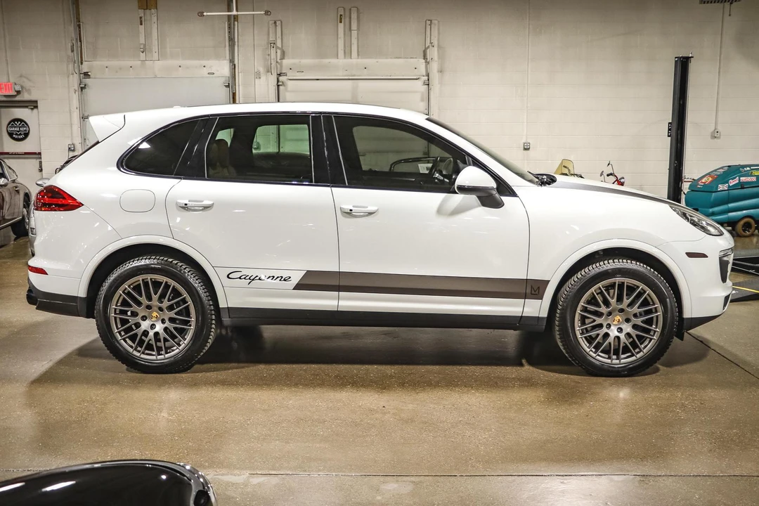 2017 Porsche 958 Cayenne - Image 3 of 30