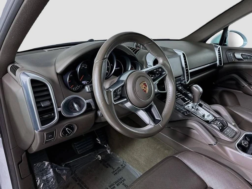 2017 Porsche 958 Cayenne - Image 4 of 5