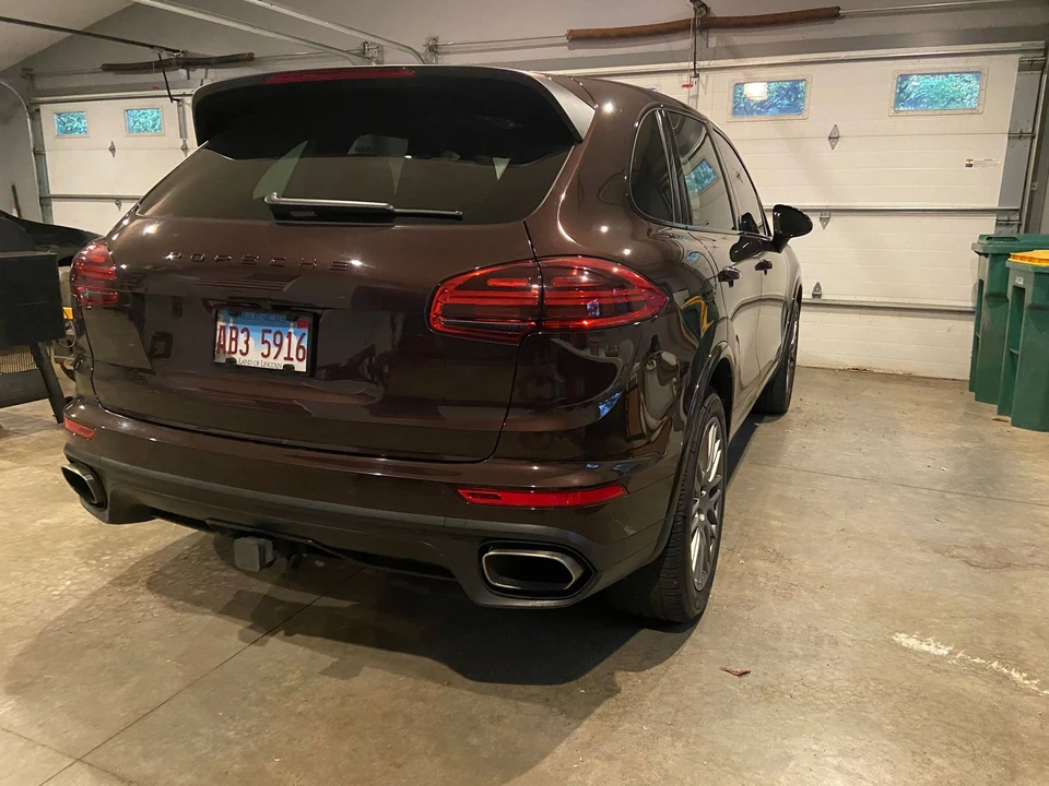 2017 Porsche 958 Cayenne - Image 4 of 9