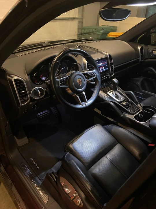 2017 Porsche 958 Cayenne - Image 7 of 9
