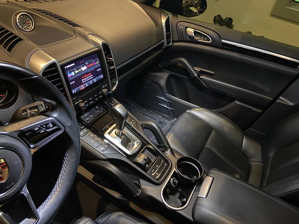 2017 Porsche 958 Cayenne - Image 5 of 9