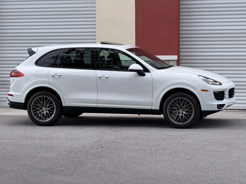 2017 Porsche 958 Cayenne - Image 18 of 31