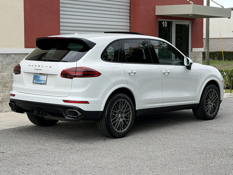 2017 Porsche 958 Cayenne - Image 14 of 31