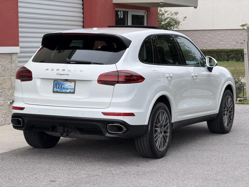 2017 Porsche 958 Cayenne - Image 13 of 31